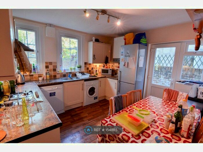 6 Bedroom End Of Terrace House To Rent In Alfred Hill, Bristol, BS2