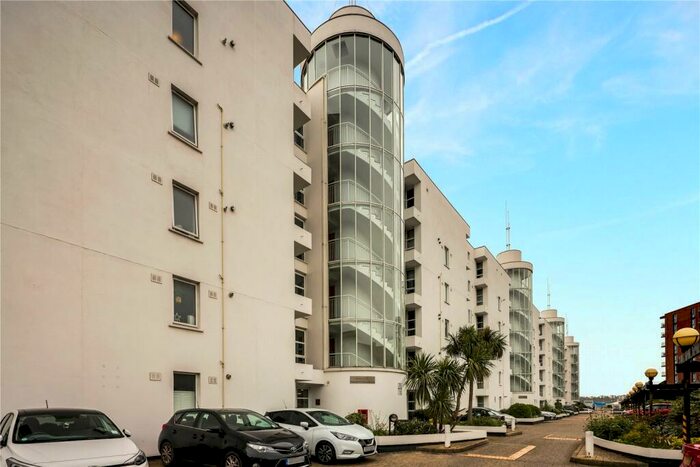 2 Bedroom Flat To Rent In Barrier Point Road, Royal Docks, London, E16