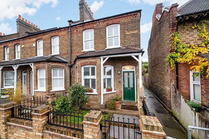 3 Bedroom End Terrace House For Sale In Plaistow Grove, Bromley, BR1