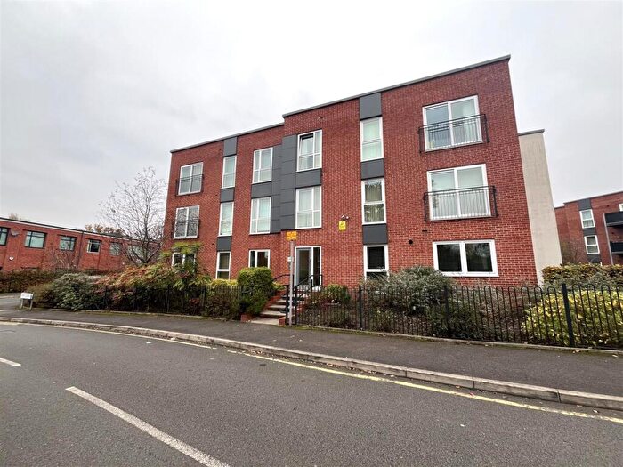 2 Bedroom Apartment To Rent In Sheen Gardens, Heald Green, M22