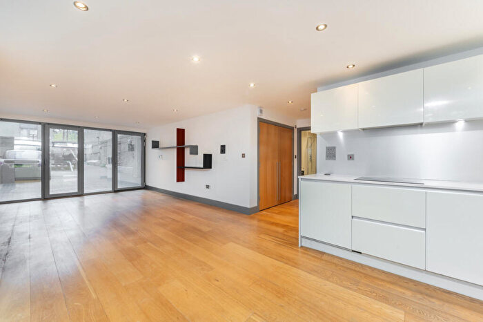 1 Bedroom Flat To Rent In Waterfront Mews, Islington, N1
