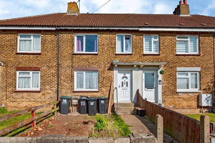 4 Bedroom Terraced House For Sale In Cedar Avenue, Gravesend, DA12