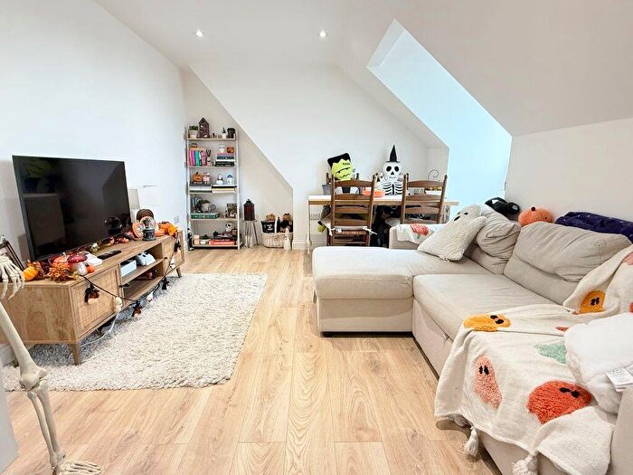 1 Bedroom Flat To Rent In Old Station Road, Newmarket, CB8