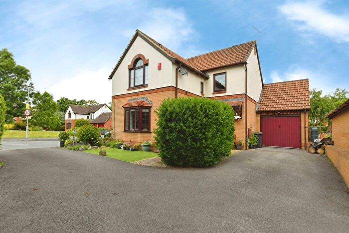 4 Bedroom Detached House For Sale In Bythebrook, Chippenham, SN14
