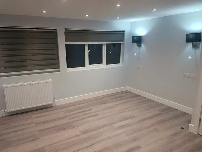 3 Bedroom Maisonette To Rent In Shirland Road, London, W9