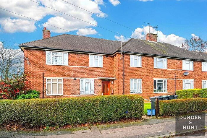 1 Bedroom Apartment To Rent In Homecroft Gardens, Loughton, IG10