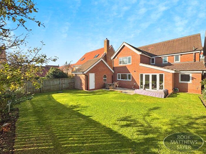 4 Bedroom Detached House For Sale In Barmoor Drive, Newcastle Upon Tyne, NE3