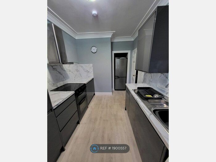 2 Bedroom Flat To Rent In Lawside Road, Dundee, DD3