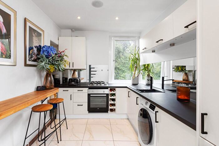 1 Bedroom Apartment For Sale In Alexander Street, Uphall, EH52