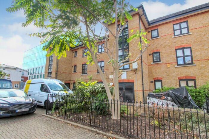 1 Bedroom Flat To Rent In Victoria Street, Stratford, London, E15