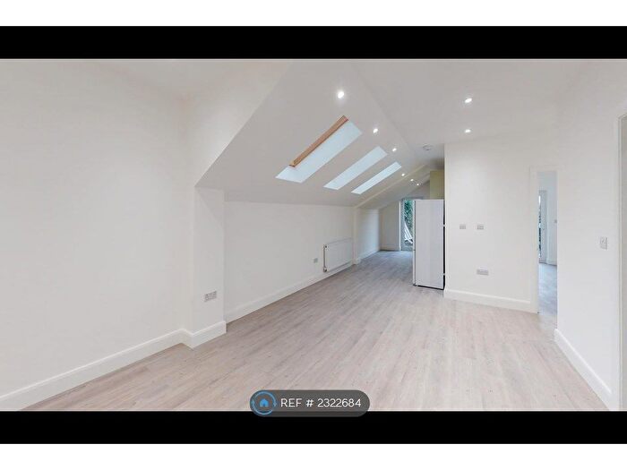 3 Bedroom Flat To Rent In Swinderby Road, Wembley, HA0