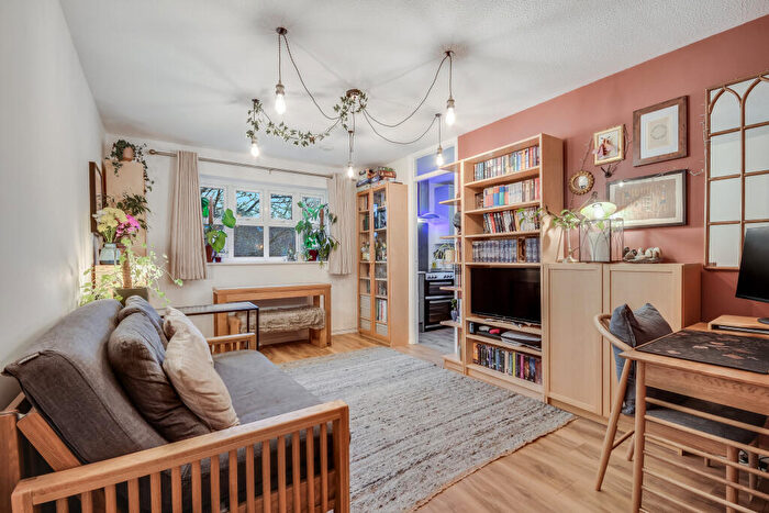 1 Bedroom Flat For Sale In Trafalgar Way, Billericay, CM12