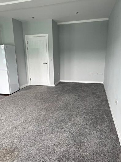 2 Bedroom Flat To Rent In Uxbridge Road, Uxbridge, UB10