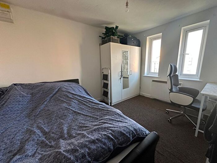 1 Bedroom Flat For Sale In Melbourne Road, Tilbury, Essex, RM18