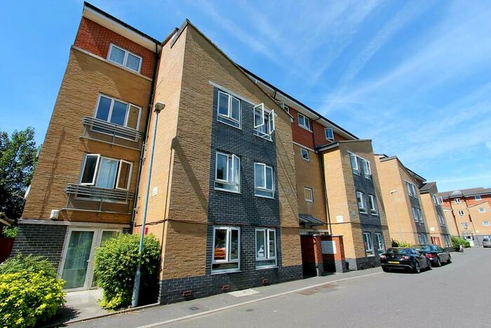 2 Bedroom Flat To Rent In Washbourne Court, Acton Close, London, N9