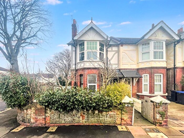 2 Bedroom Flat To Rent In Westcourt Road, Worthing, BN14