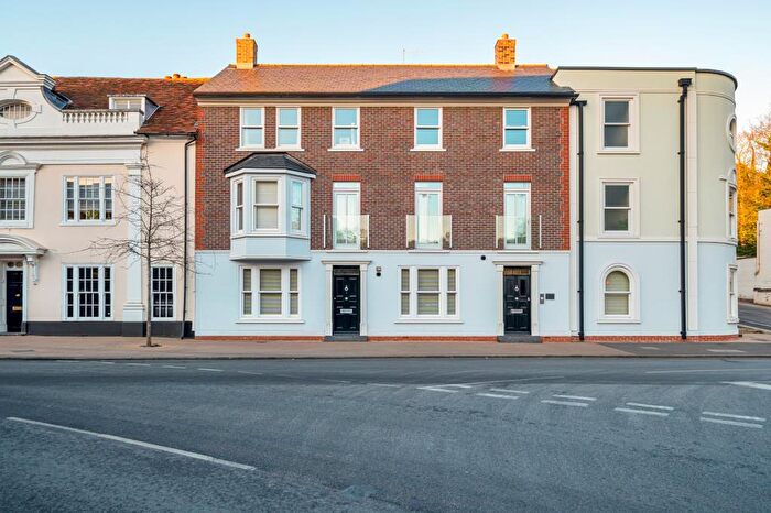 1 Bedroom Apartment To Rent In High Wycombe, Buckinghamshire, HP11