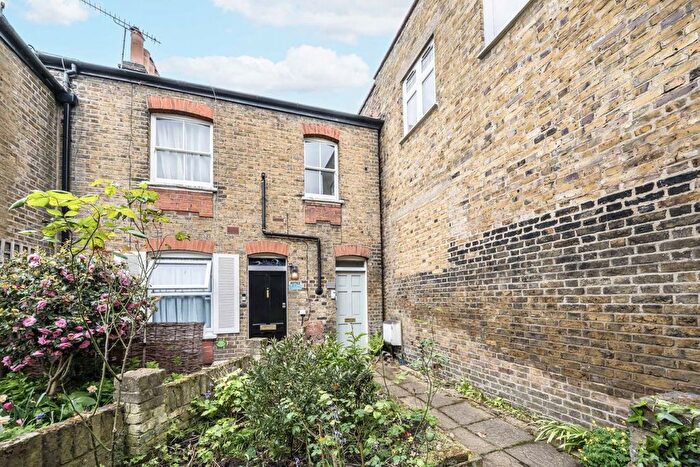 1 Bedroom Property To Rent In Blue Anchor Alley, Richmond, TW9