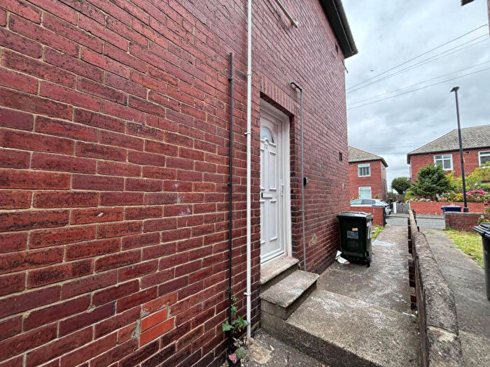3 Bedroom Flat To Rent In Moorhead, Newcastle Upon Tyne, NE5