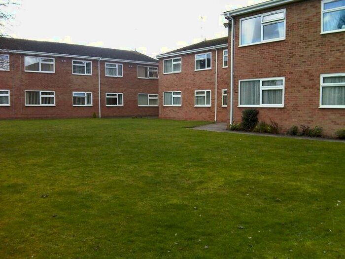 2 Bedroom Flat To Rent In Wykeham Close, Leicester, Leicestershire, LE8