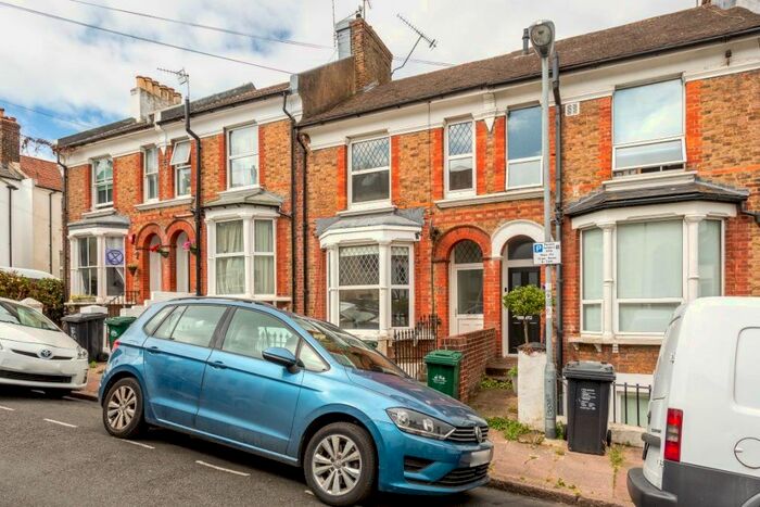 2 Bedroom Maisonette To Rent In Brading Road, Brighton, BN2
