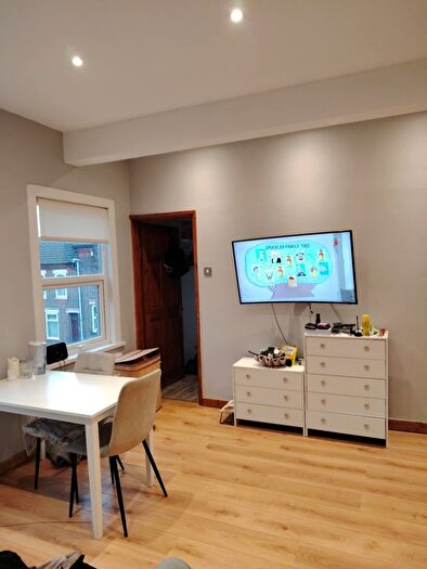 2 Bedroom Flat To Rent In C Kingsland Road, Luton, LU1