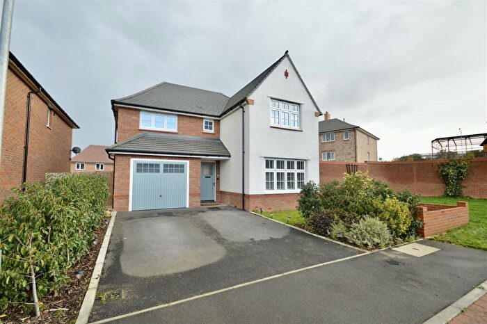 4 Bedroom Detached House To Rent In Cambria Crescent, Sittingbourne, ME10