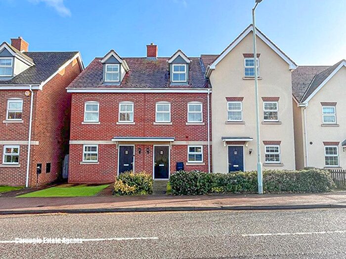 3 Bedroom Terraced House To Rent In London Road, Welwyn, AL6