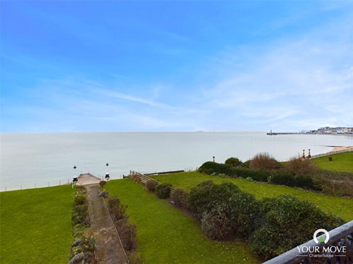 2 Bedroom Flat For Sale In Royal Crescent, Margate, Kent, CT9
