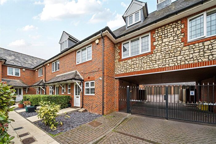 3 Bedroom Terraced House For Sale In Asprey Mews, Beckenham, BR3