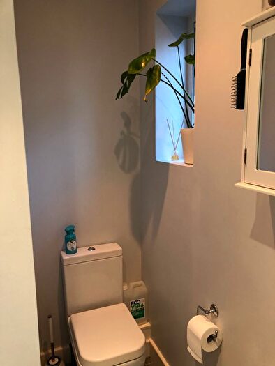 1 Bedroom Flat To Rent In Wavertree Road, London, SW2