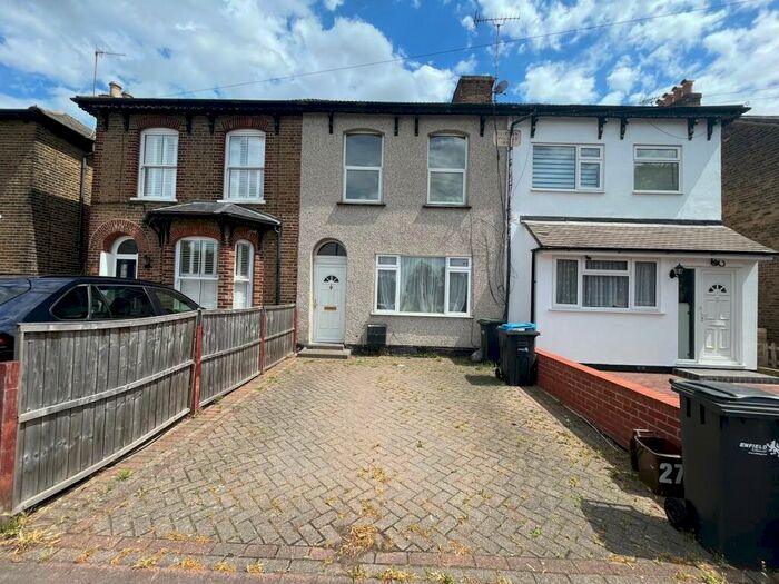 3 Bedroom Terraced House To Rent In Mandeville Road, EN3