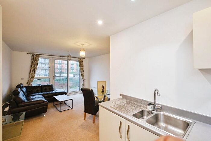 1 Bedroom Flat For Sale In Mason Way, Birmingham, West Midlands, B15
