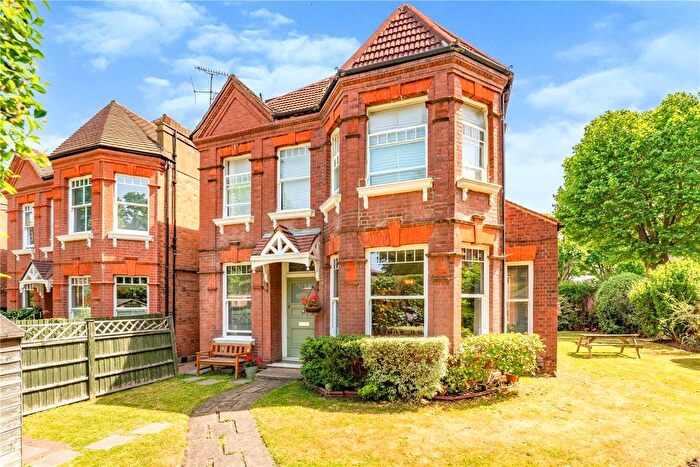 2 Bedroom Flat For Sale In Queens Walk, Ealing, W5