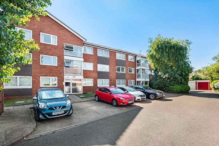 2 Bedroom Apartment For Sale In Alma Court, Frampton Road, Potters Bar, EN6