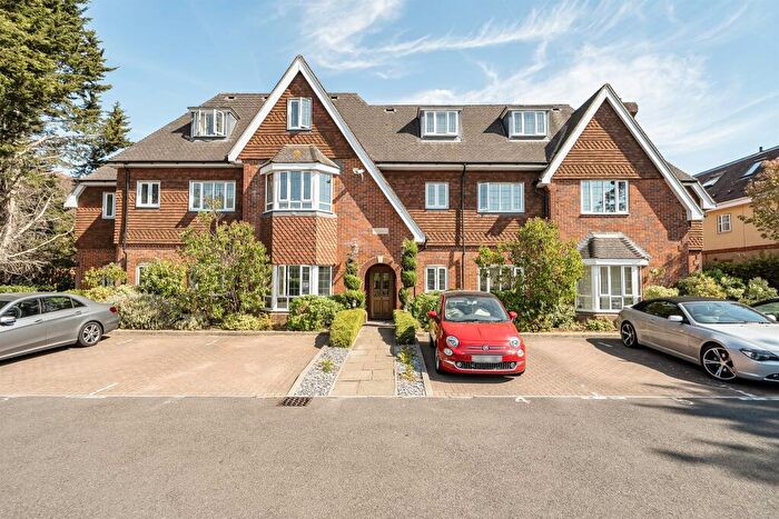 2 Bedroom Flat For Sale In Shoppenhangers Road, Maidenhead, SL6