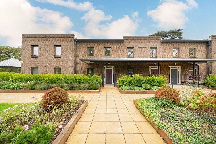 5 Bedroom Property To Rent In Daffodil Crescent, Barnet, EN4