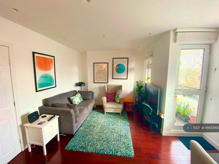 2 Bedroom Flat To Rent In Spriggs House, London, N1