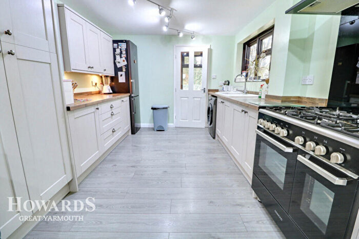 4 Bedroom Detached House For Sale In Byron Way, Caister-on-Sea, NR30