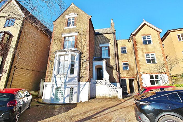 1 Bedroom Flat For Sale In More House, The Grove, Isleworth, TW7