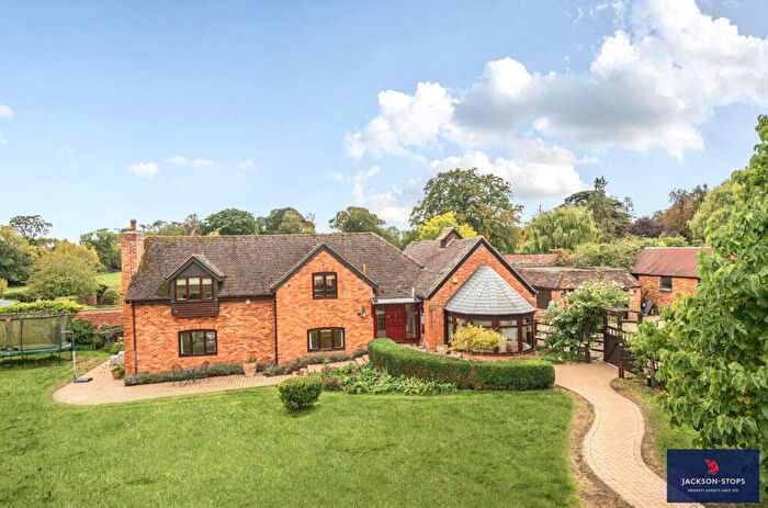 4 Bedroom Detached House For Sale In Pound Lane, North Crawley, Newport Pagnell, Buckinghamshire, MK16