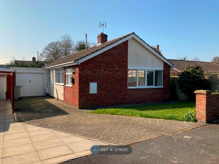 3 Bedroom Bungalow To Rent In St. Marys Crescent, Manby, Louth, LN11