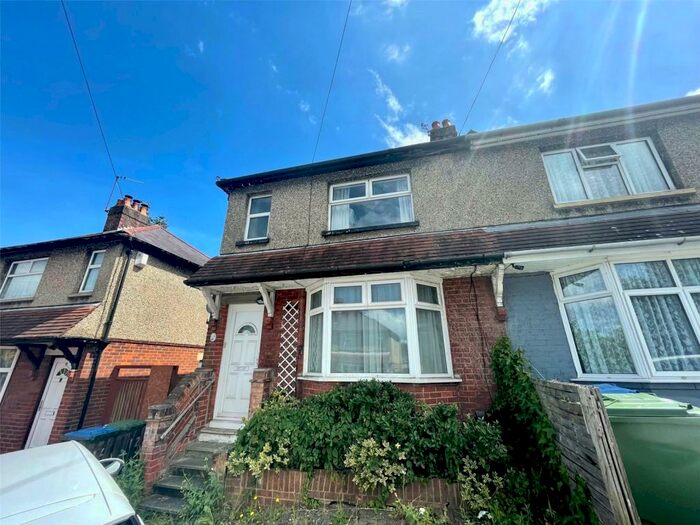 3 Bedroom House To Rent In Daisy Road, SO16