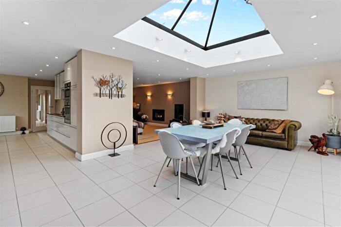 3 Bedroom Detached Bungalow For Sale In Kingsmead Lane, Seaford, BN25