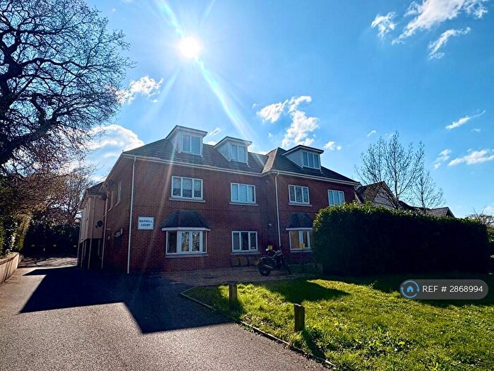 2 Bedroom Flat To Rent In Wimborne Road, Bournemouth, BH11