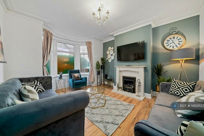 3 Bedroom Semi-Detached House To Rent In Colwyn Road, Northampton, NN1