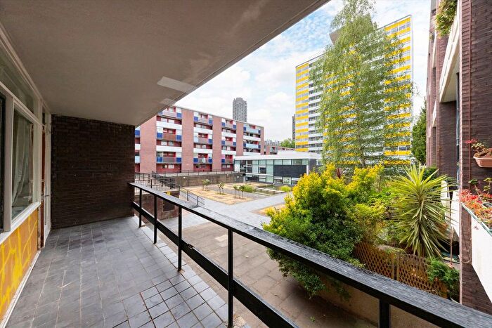 Studio To Rent In Golden Lane Estate, City Of London, EC1Y