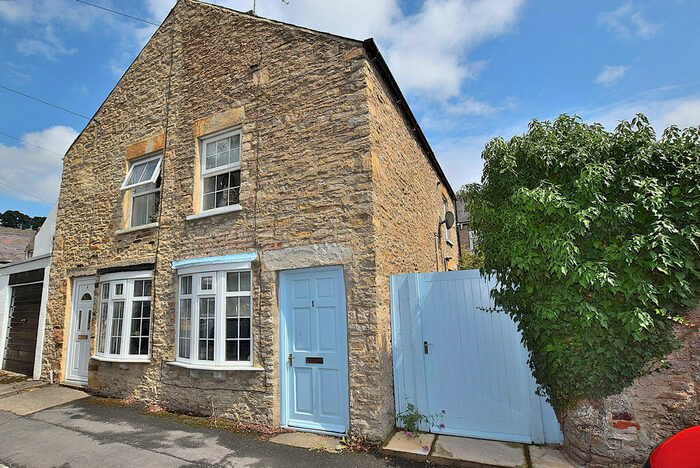 1 Bedroom Cottage For Sale In Fieldings Yard, DL10