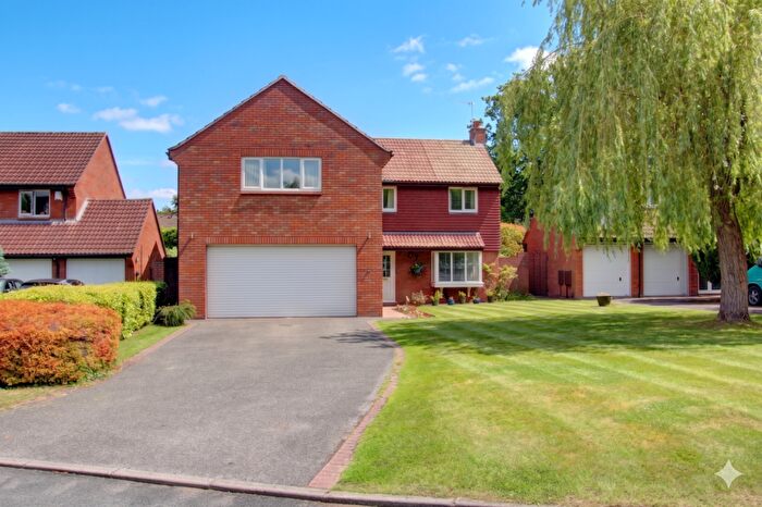 5 Bedroom Detached House For Sale In Dunvegan Close, Kenilworth, Warwickshire, CV8