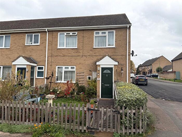 3 Bedroom End Of Terrace House For Sale In Weavers Close, Witney, Oxfordshire, OX28